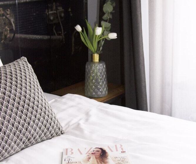 스탠다드 싱글 룸, Livin Station