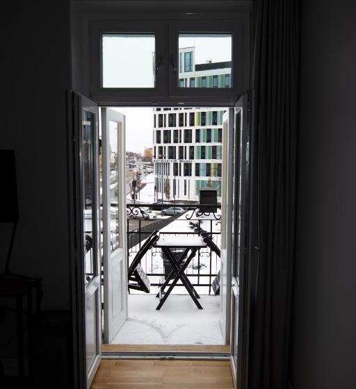 4인용 스탠다드 룸, Livin Station