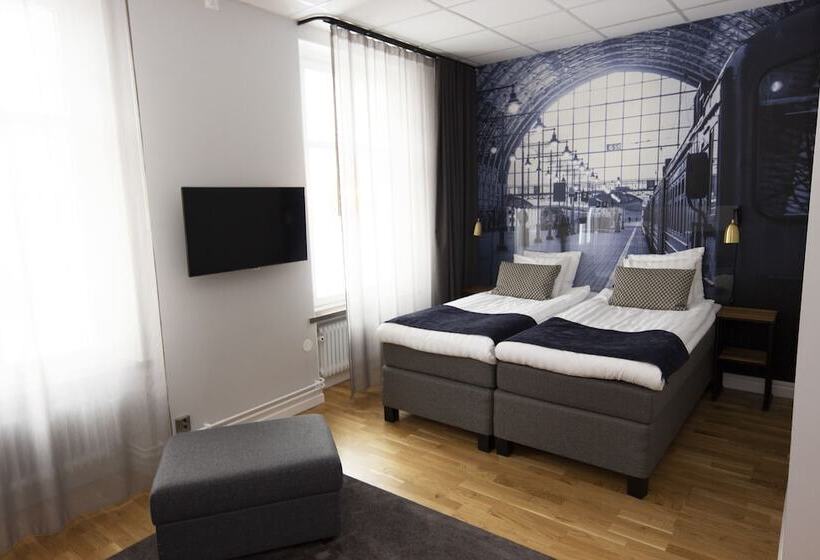 4인용 스탠다드 룸, Livin Station