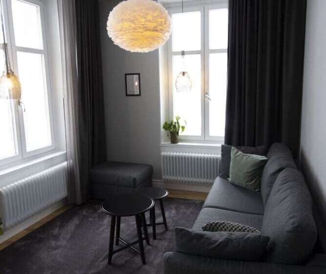 4인용 스탠다드 룸, Livin Station