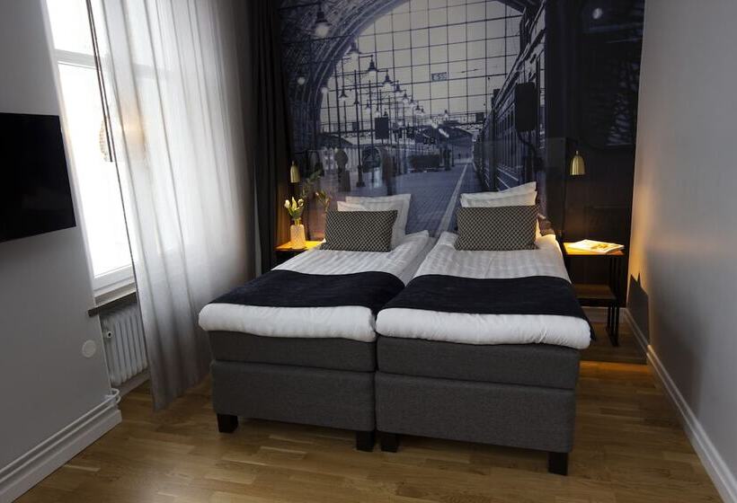 패밀리 룸, Livin Station