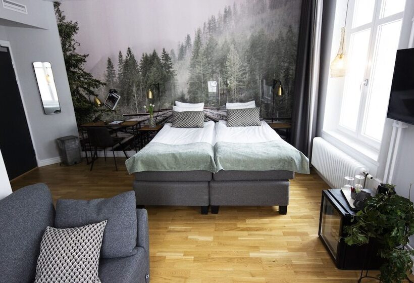 패밀리 룸, Livin Station