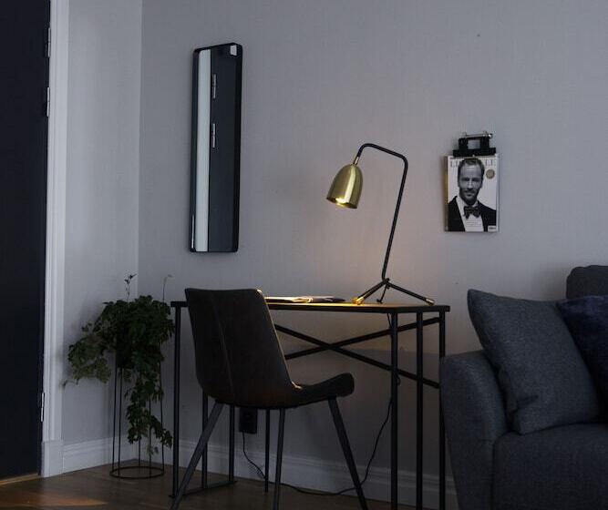 패밀리 룸, Livin Station