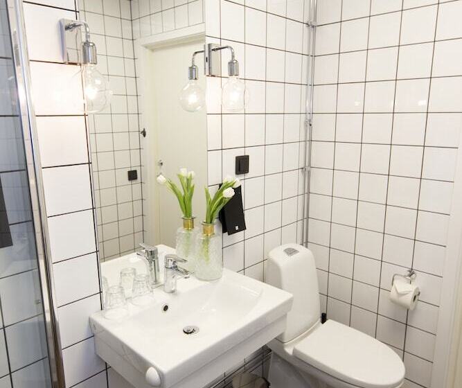 패밀리 룸, Livin Station