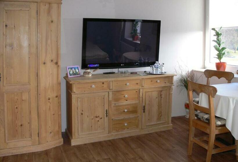 اتاق استاندارد سه نفره, Na Baste