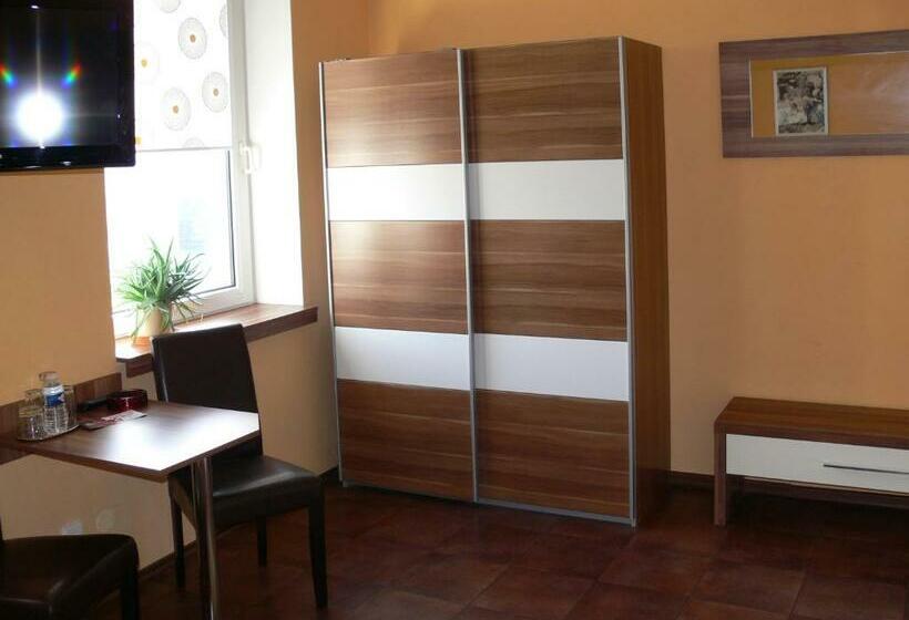 اتاق استاندارد, Na Baste