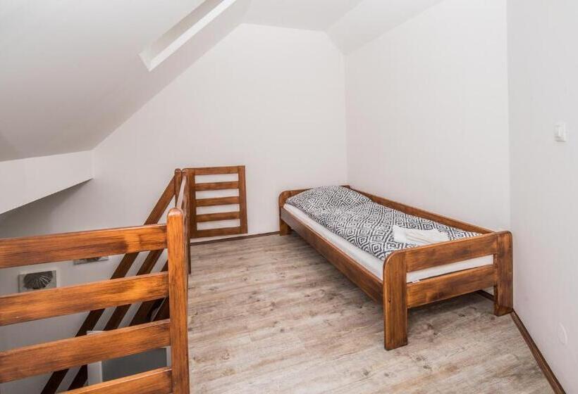 اتاق دوبلکس, Na Baste