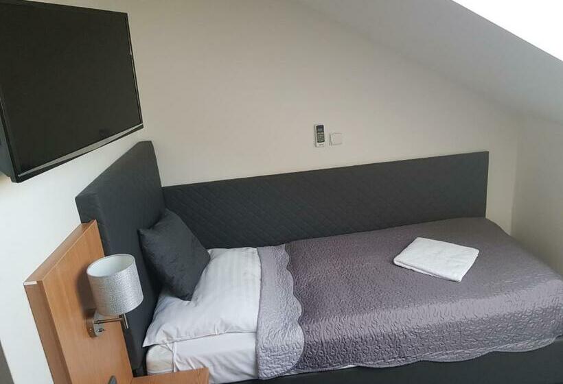 标准单人间, Rustikal Hustopeče   Vinný Ráj S Cimbálem A Chutěmi Jižní Moravy