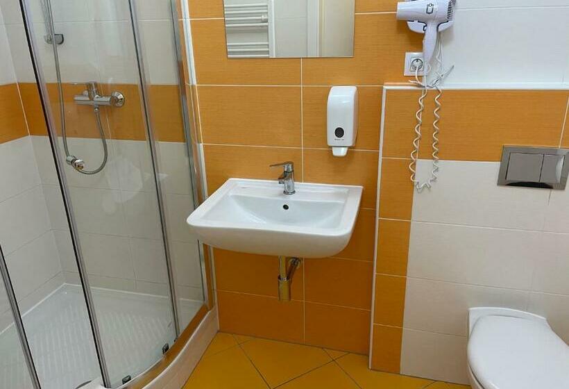 デラックスルーム, Stará Pošta