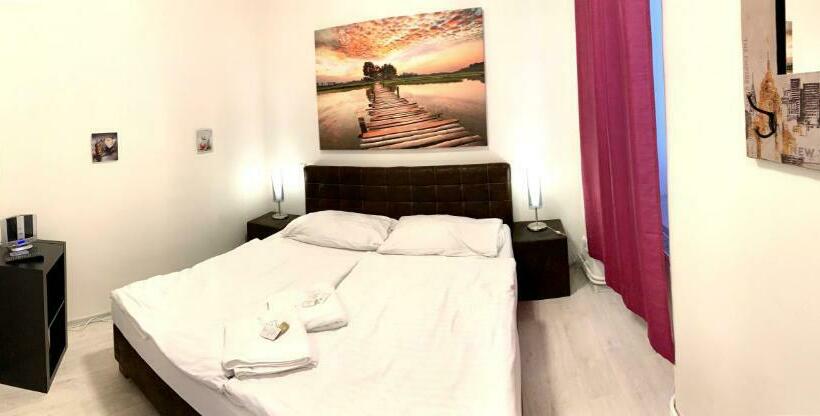 デラックスルーム, Stará Pošta