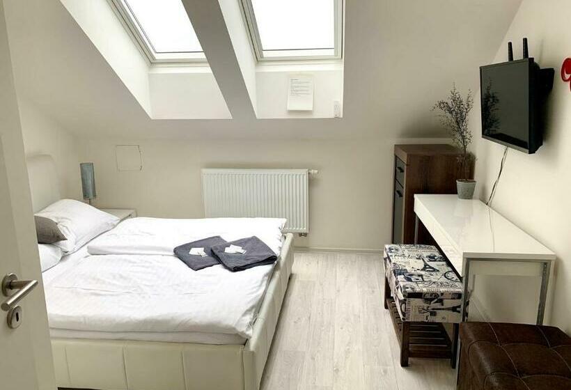 デラックスルーム, Stará Pošta