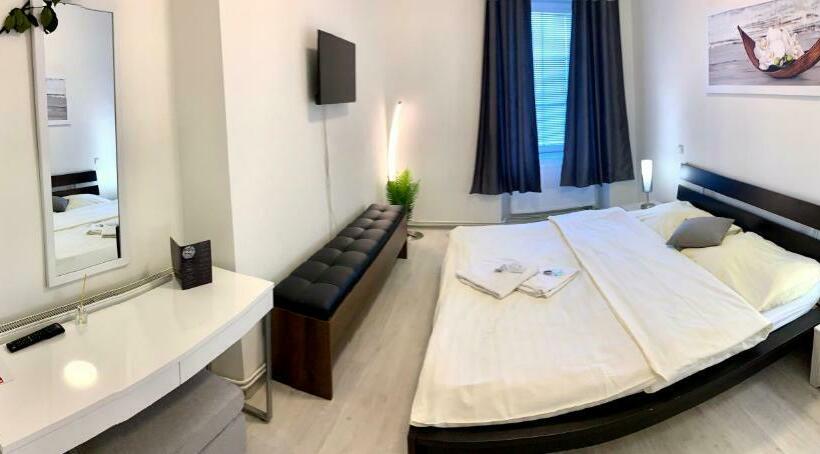 デラックスルーム, Stará Pošta