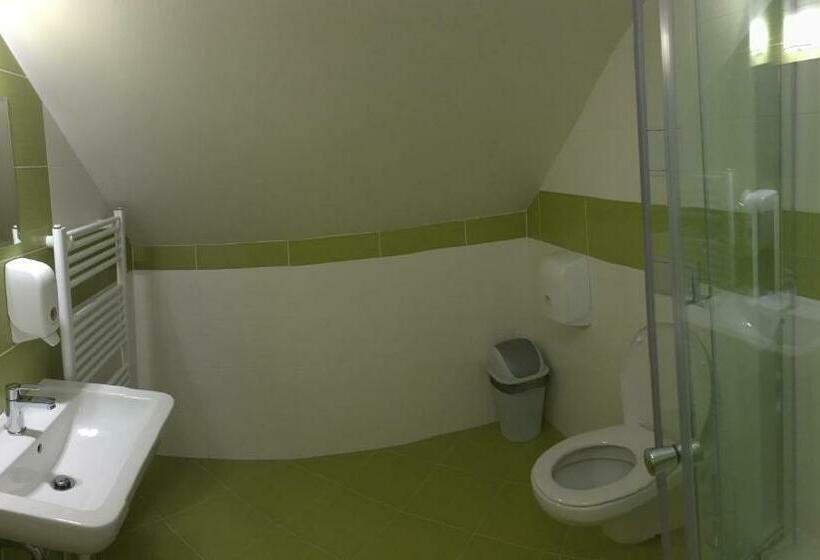 デラックスルーム, Stará Pošta