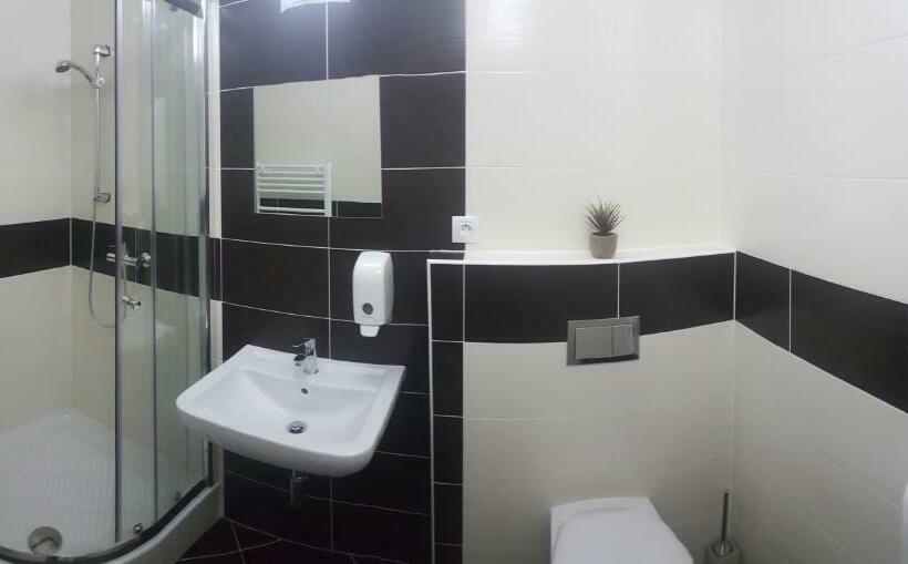 デラックスルーム, Stará Pošta