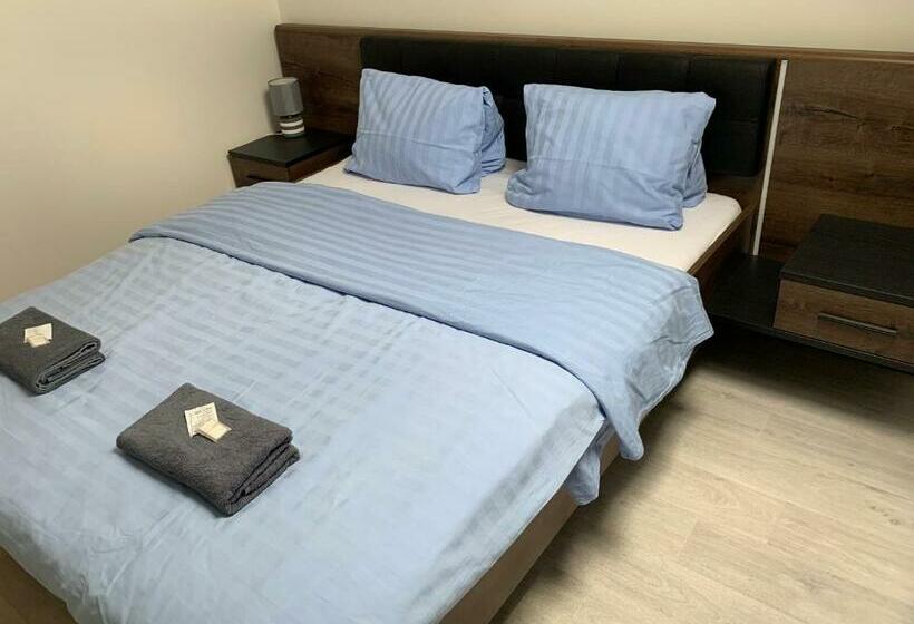 デラックスルーム, Stará Pošta