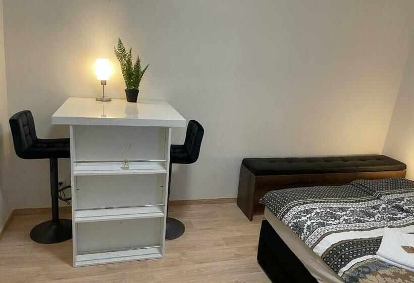 デラックスルーム, Stará Pošta