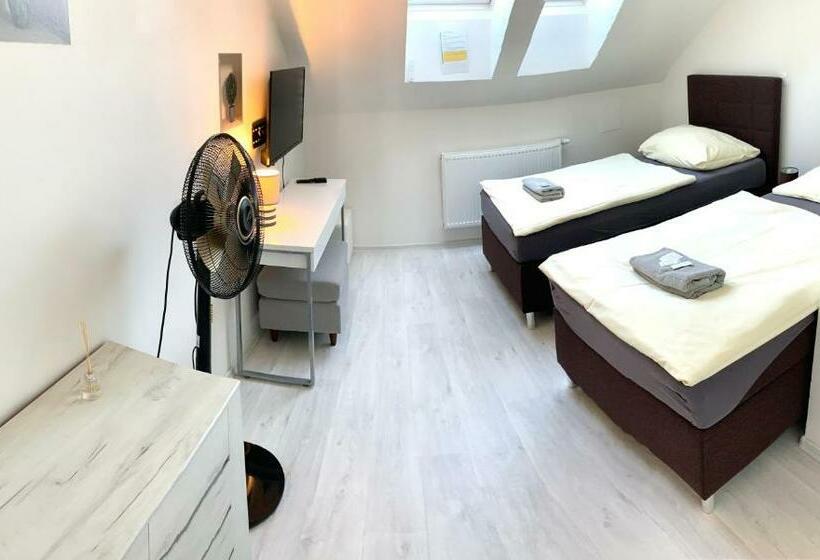 デラックスルーム, Stará Pošta