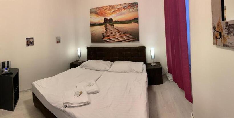 デラックスルーム, Stará Pošta