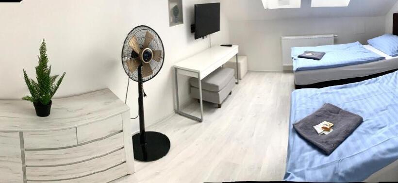 デラックスルーム, Stará Pošta