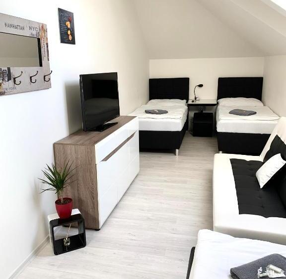 デラックストリプルルーム, Stará Pošta