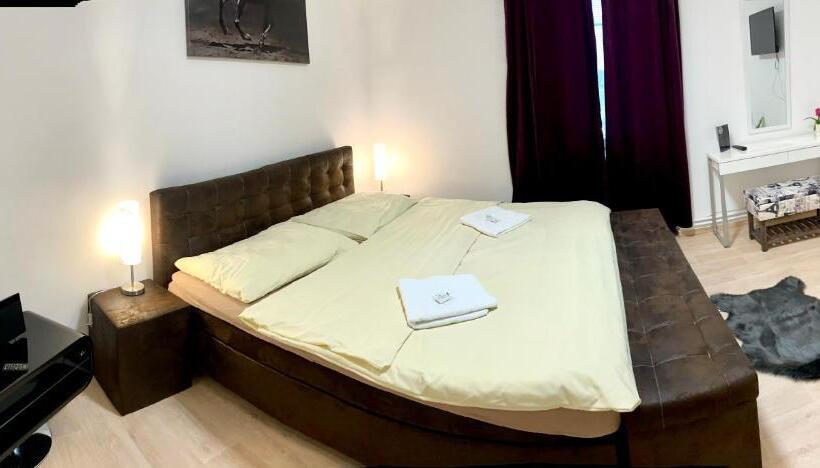 デラックスルーム, Stará Pošta