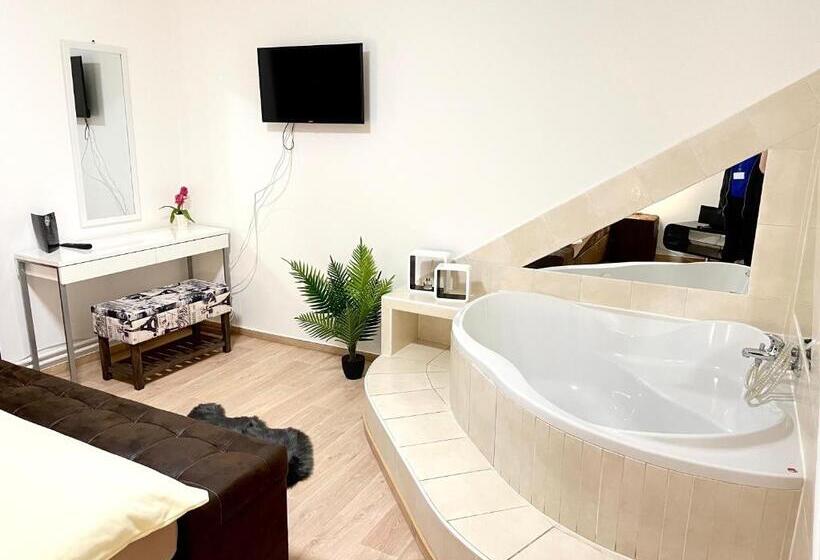 デラックスルーム, Stará Pošta