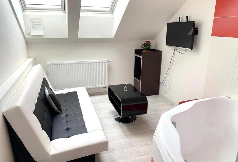 デラックスルーム, Stará Pošta