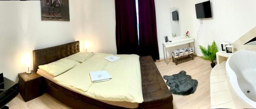 デラックスルーム, Stará Pošta