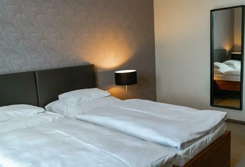 Standard-huone, Větruše