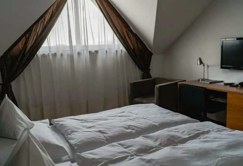 Standard-huone, Větruše