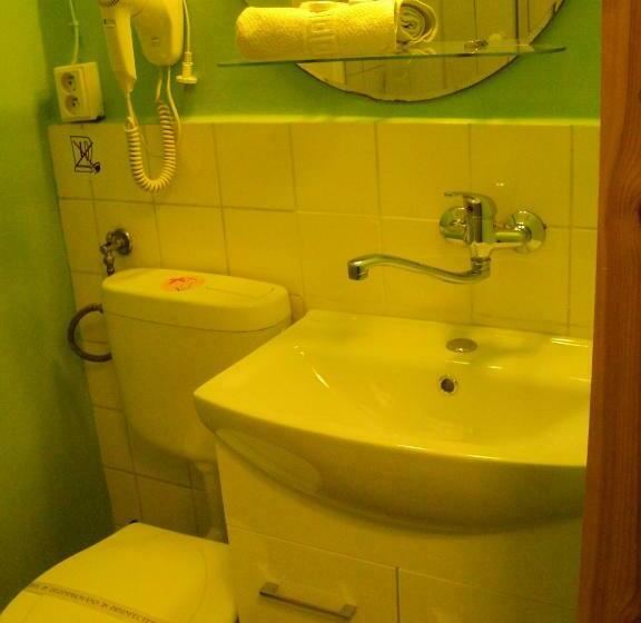 غرفة قياسية مزوَّدة بشُرفة, Zátiší