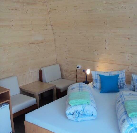 غرفة قياسية مزوَّدة بشُرفة, Zátiší