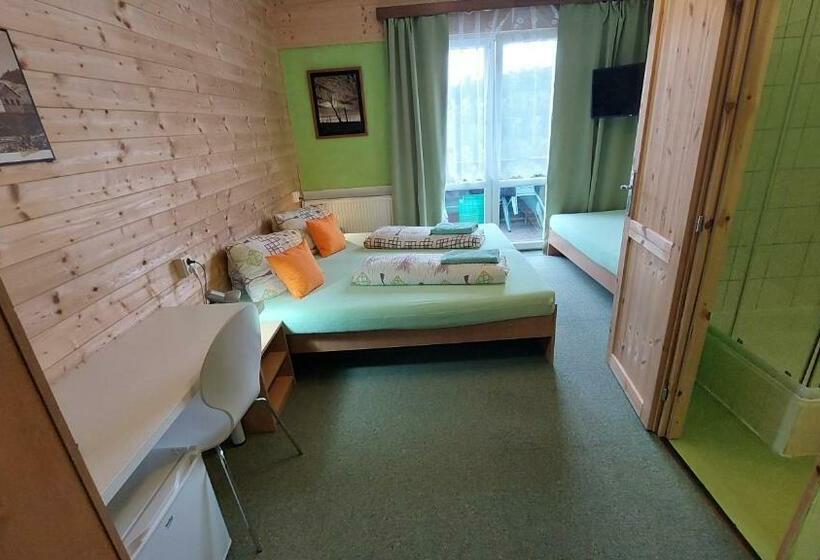 غرفة قياسية مزوَّدة بشُرفة, Zátiší