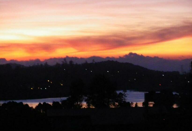 Habitación Familiar, Manudi Glenfallsedge Rest