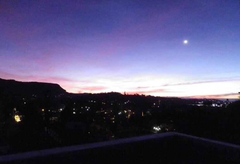 Habitación Triple Estándar, Manudi Glenfallsedge Rest