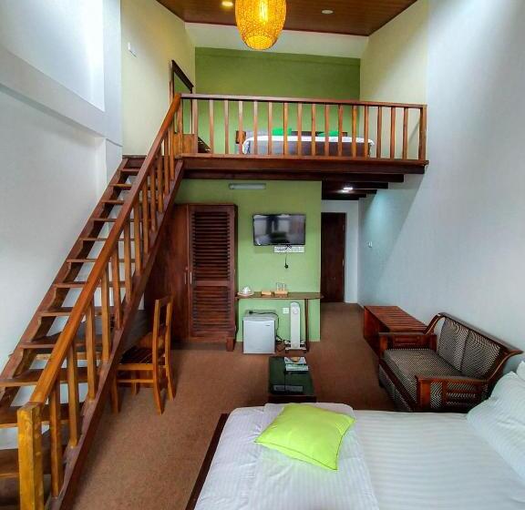 Estudio Familiar, Manudi Glenfallsedge Rest