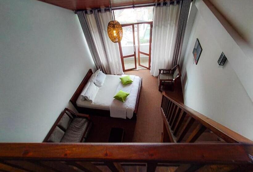 Estudio Familiar, Manudi Glenfallsedge Rest