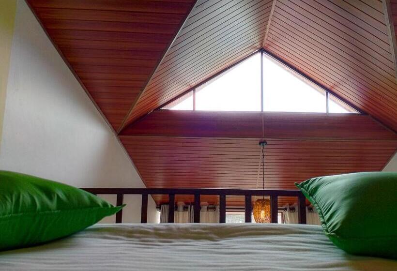 Estudio Familiar, Manudi Glenfallsedge Rest