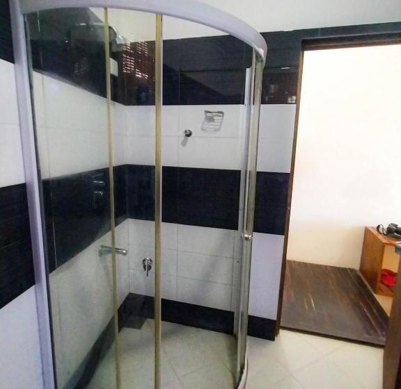 Habitación Triple Estándar, Manudi Glenfallsedge Rest