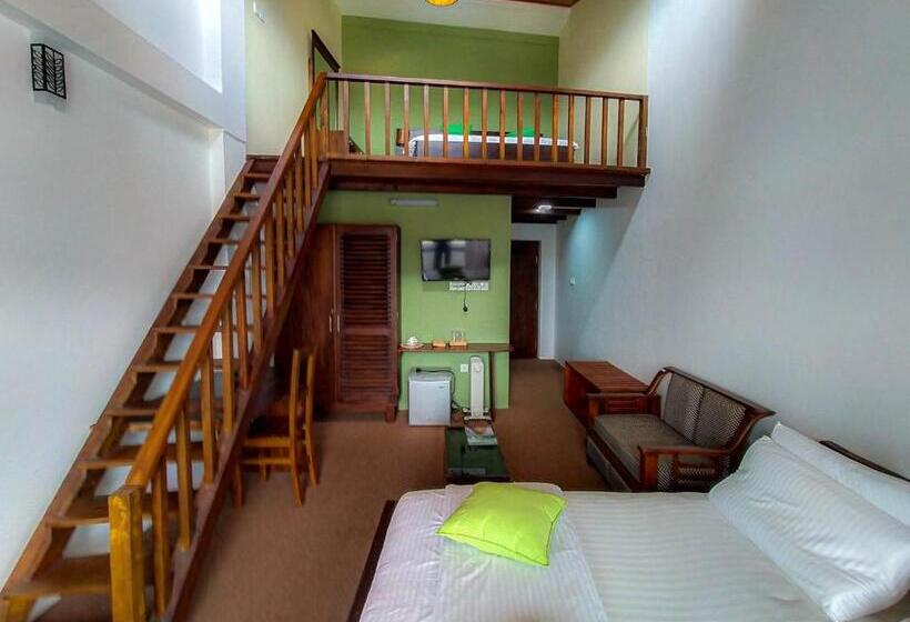 Estudio Familiar, Manudi Glenfallsedge Rest