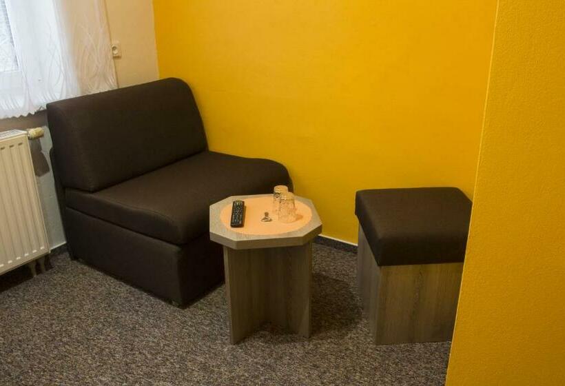 חדר סטנדרט יחיד, Motel Pávov