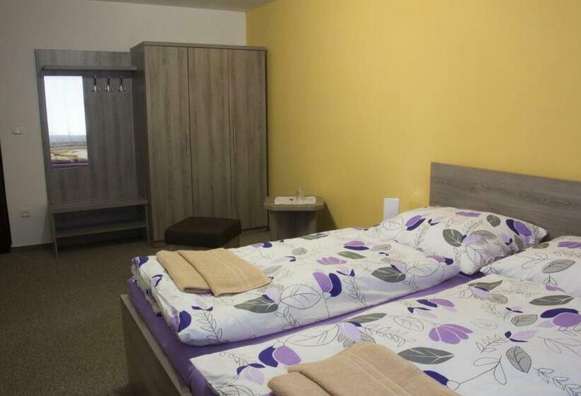 חדר דלוקס, Motel Pávov