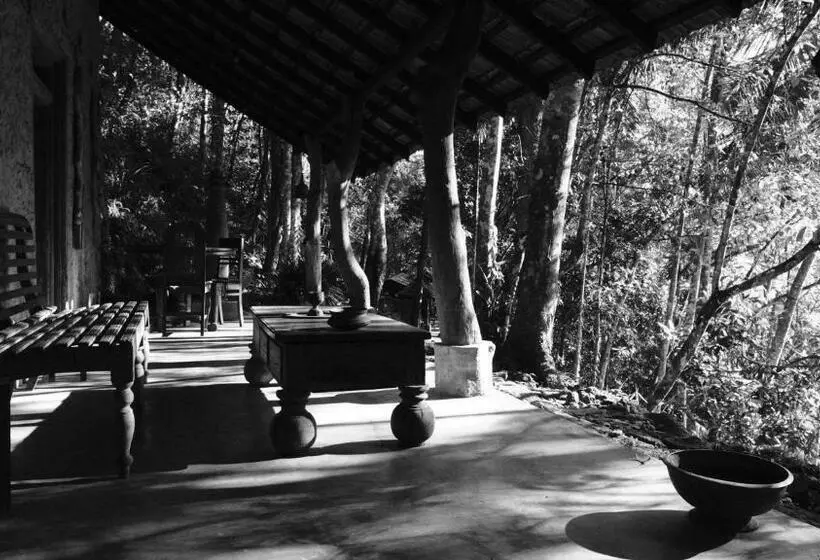 Standard Yhden Hengen Huone, The Kandy Samadhicentre