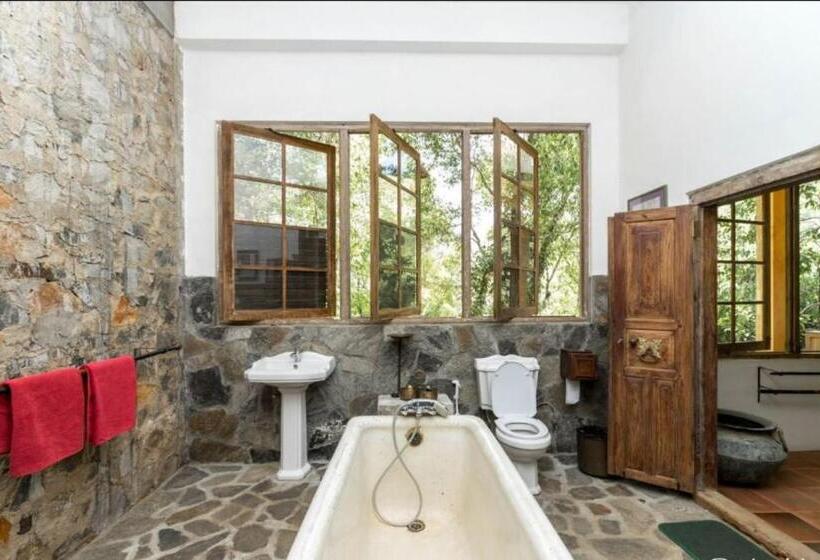 クラシックルーム, The Kandy Samadhicentre