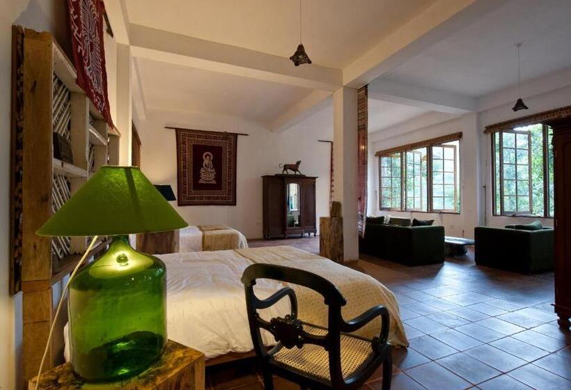 クラシックルーム, The Kandy Samadhicentre