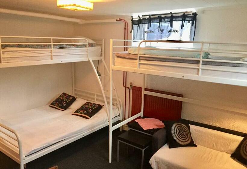 スタンダード4人部屋, Prinsgården B&b Rum Stugor