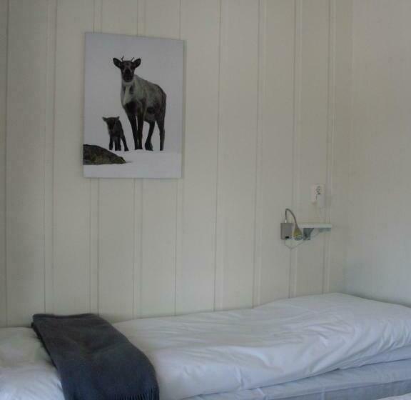 غرفة عائلية, Rauland Vandrerhjem Akademiet