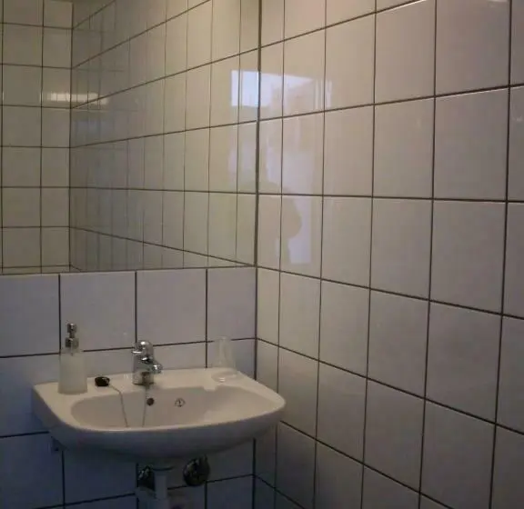 Perhehuone, Rauland Vandrerhjem Akademiet