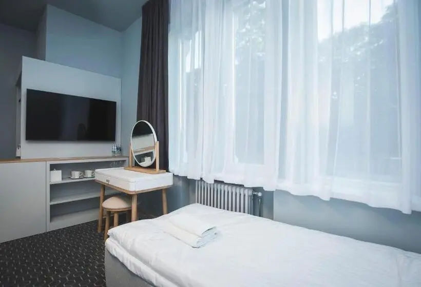 اتاق استاندارد چهار تخته, Roze Park Rooms