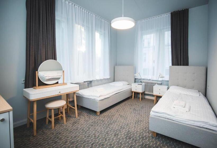 اتاق استاندارد چهار تخته, Roze Park Rooms